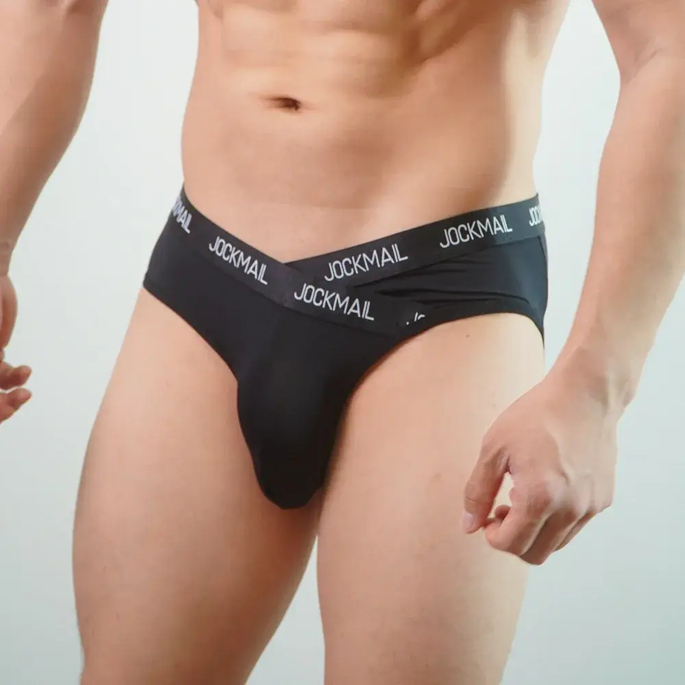 Jockmail Intimo da uomo Vita bassa Lettera sexy Sport traspirante Estate Slip in seta di ghiaccio Borsa grande in nylon Tinta unita Mutandine da uomo — image 8