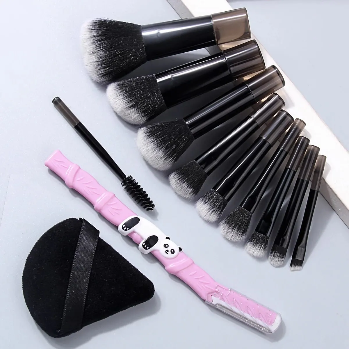 Hot Sale 10PCS Mini Travel Makeup Brush Set Multi-Function Face Eye Brushes with Triangle Makeup Puff & Pink Bamboo Decor Eyebr — image 4