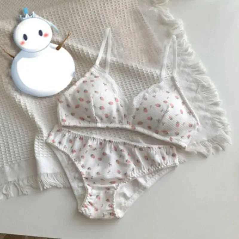 Japanese Sweet Lolita Bra&Panty Set Cherry Strawberry Print Wireless Comfort Bralette Anti Sagging AB Cup MOYISU 32-38-Sexy Bras — image 1