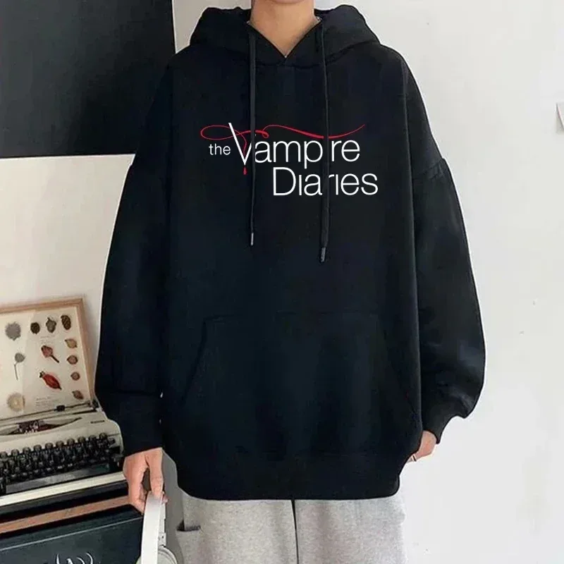 2026 Nyhet The Vampire Diaries Tryck Luvtröja Kvinnor Män Casual Toppar Höst Och Vinter Sweatshirts Långärmad Harajuku Pullover — image 11