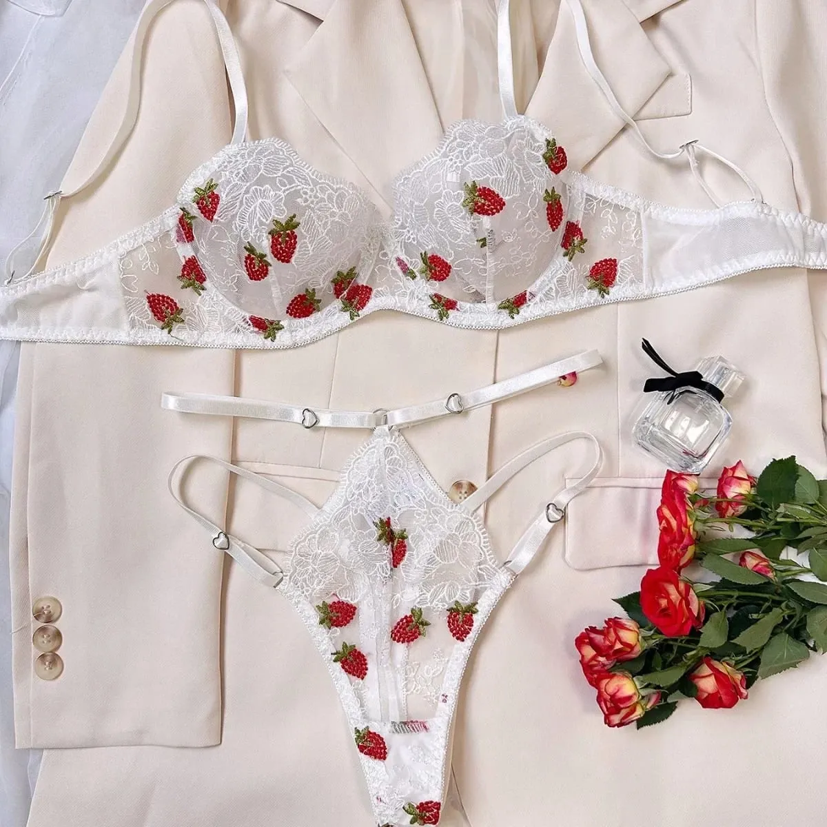 Sexy Mädchen Erdbeere Stickerei Perspektive Unterwäsche mit Stahlringen Damen süße transparente exotische Kleidung Anzug BH Slips — image 2