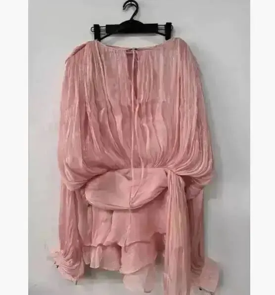 2026 nova moda verão roupas femininas em torno do pescoço lanterna mangas cetim vestido curto com shorts sob duas peças conjunto — image 14