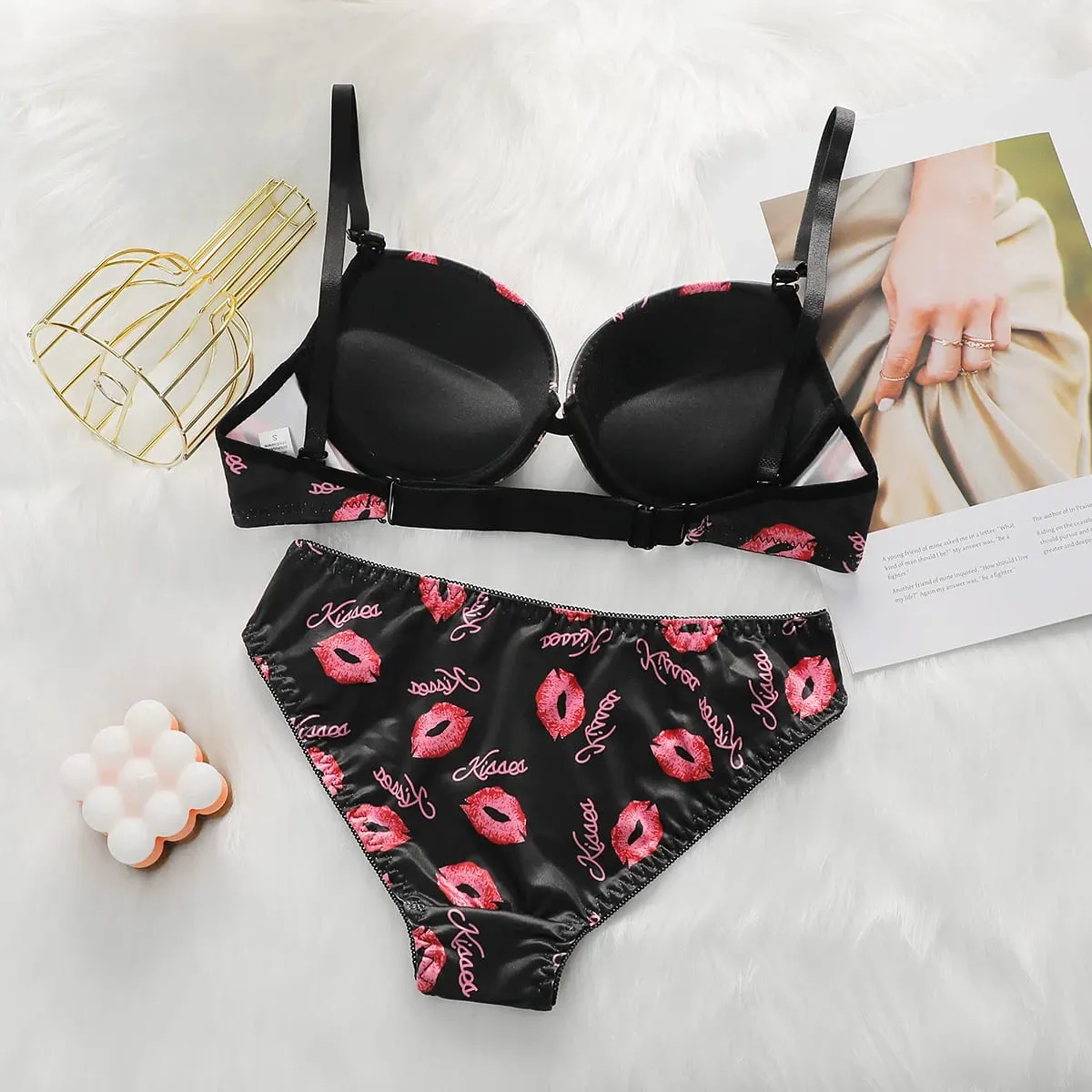 Women's sexy lip pattern lingerie set with steel rims gathered push ups breathable shoulder straps adjustable bra set A2147 — image 2