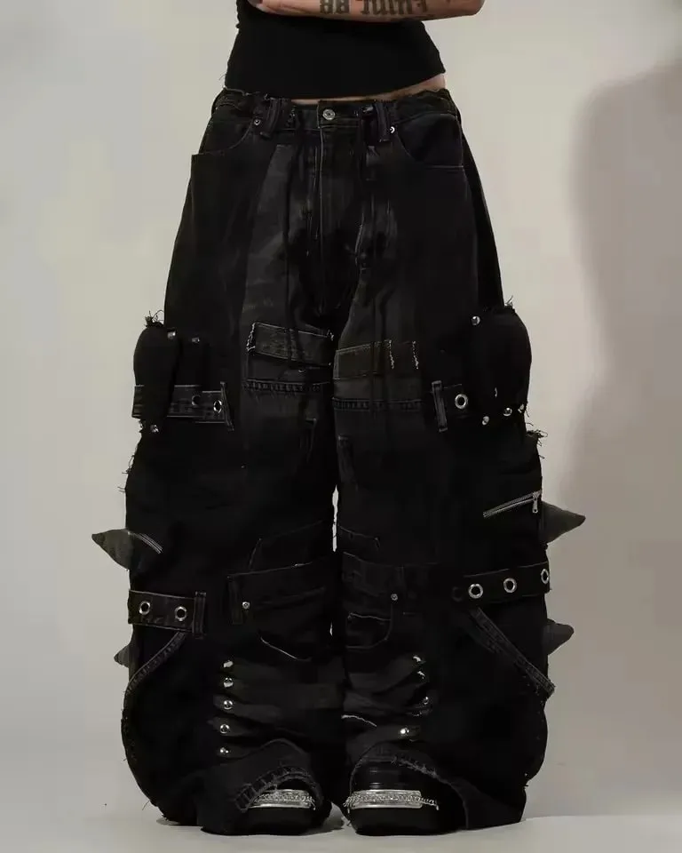 Streetwear Casual Black Cargo Jeans Men Heavy Buckle Strap Stud Zip Pocket Distressed Oversized Wide Leg Fashion Pants Y2K