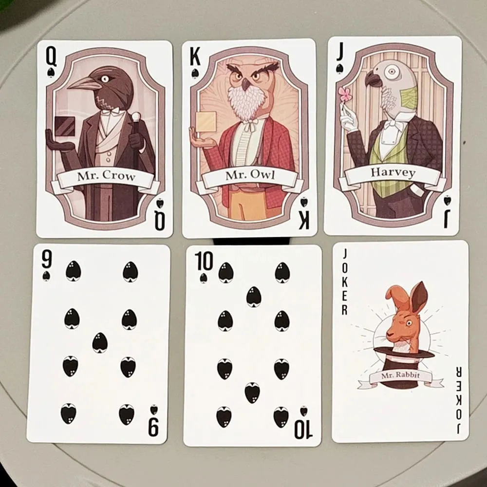 أوراق لعب Rusty Lake - 54 قطعة من بطاقات البوكر تتميز بشخصيات Mr. Crow Mr. Owl وCube Escape مقاس 9*6 سم على بطاقات منقوشة — image 3