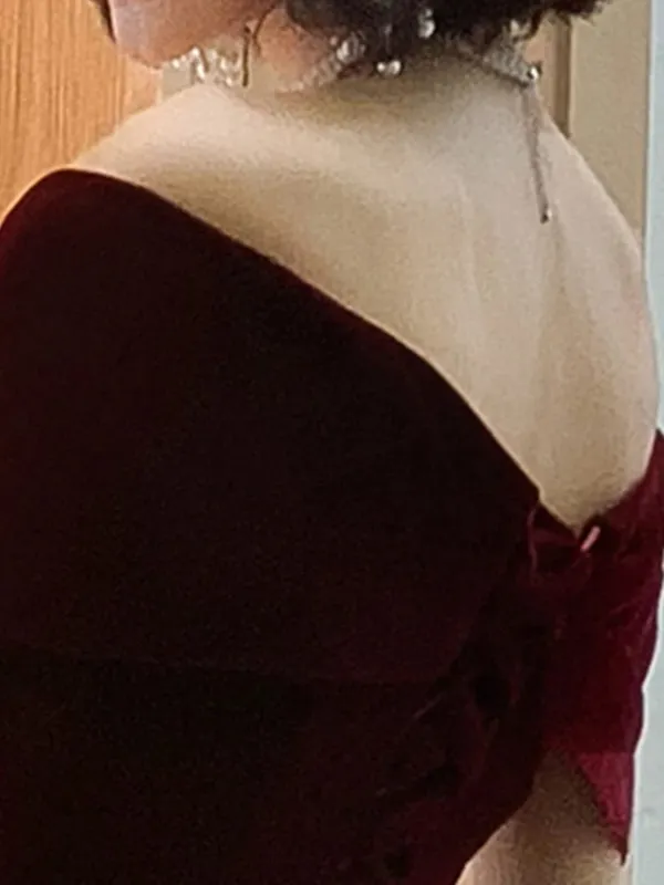 Lautaro Spring Long Lyx Elegant Vinröd Mjuk sammet Kvällsfest Bröllopsklänningar för kvinnor 2022 Off Shoulder Maxiklänning — image 7