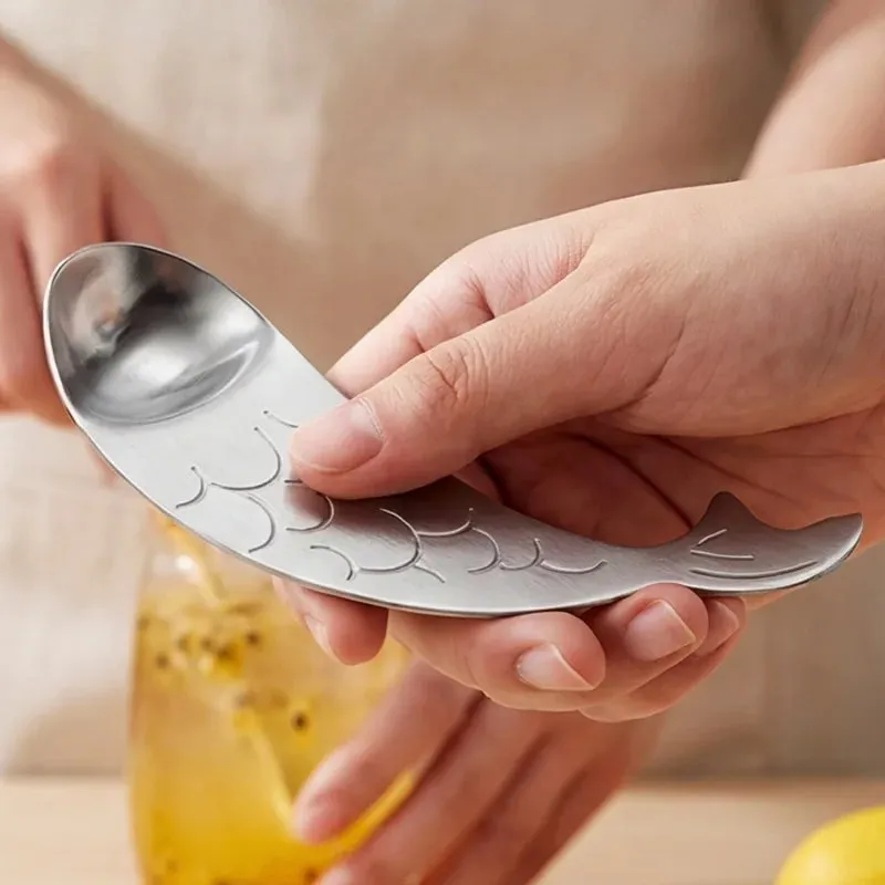 Dual Function Passion Fruit Cutting Scooping Tool Integrated Stainless Steel Fruit Spoon Easy Clean Kitchen Gadget — image 3