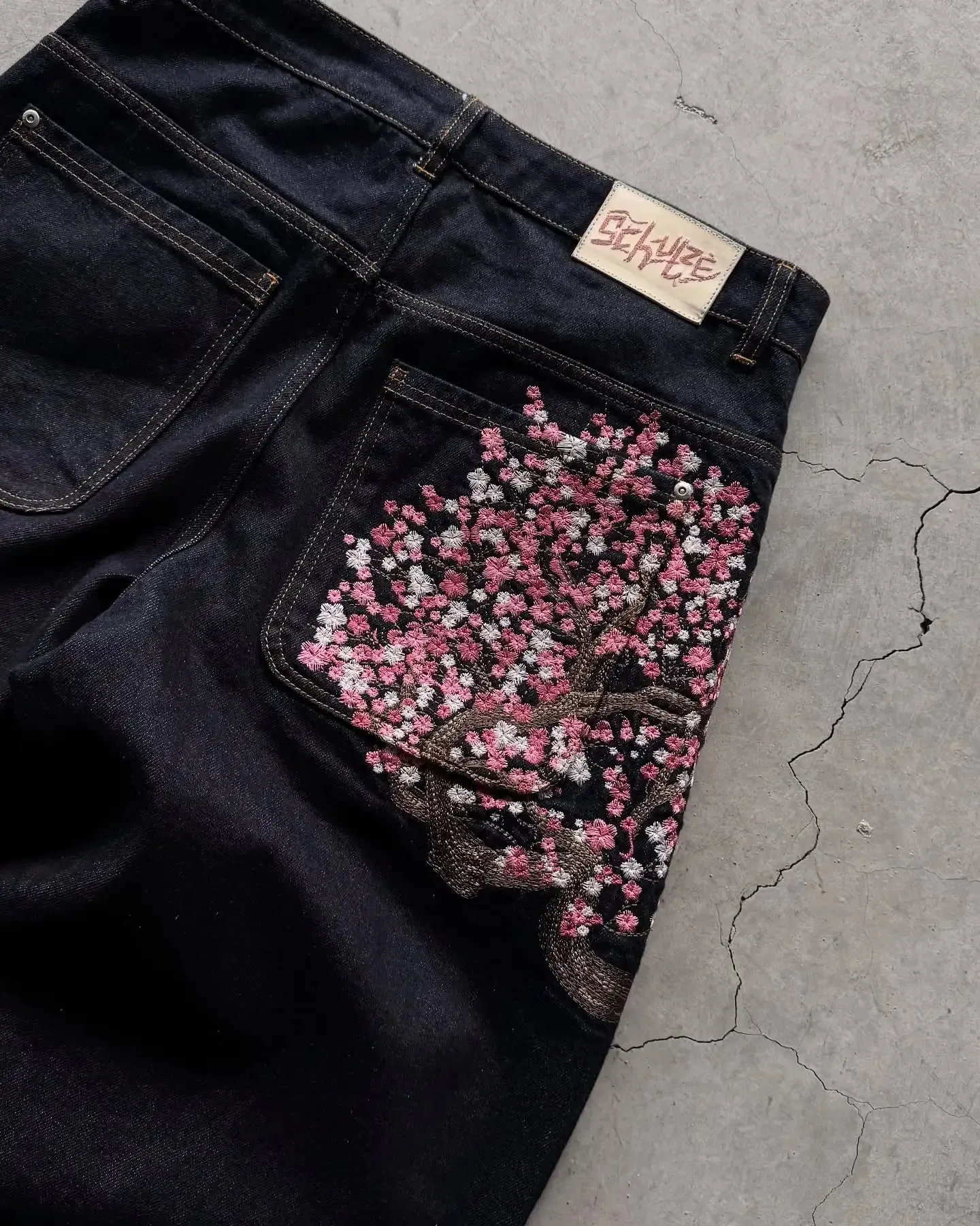 American Retro Pocket Cherry Blossom Embroidered Jeans Y2k Vintage Men Casual Baggy Straight Wide Leg Denim Pants Hip Streetwear — image 3