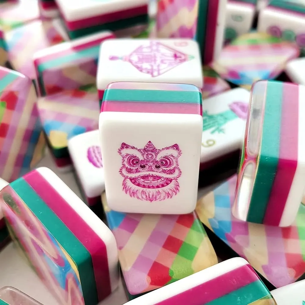 Luxury Engraved Acrylic American Mahjong Tiles Pink Plaid Mahjong Set Carved Crystal Mah Jongg Sets for Indoor Party Board Games — image 3