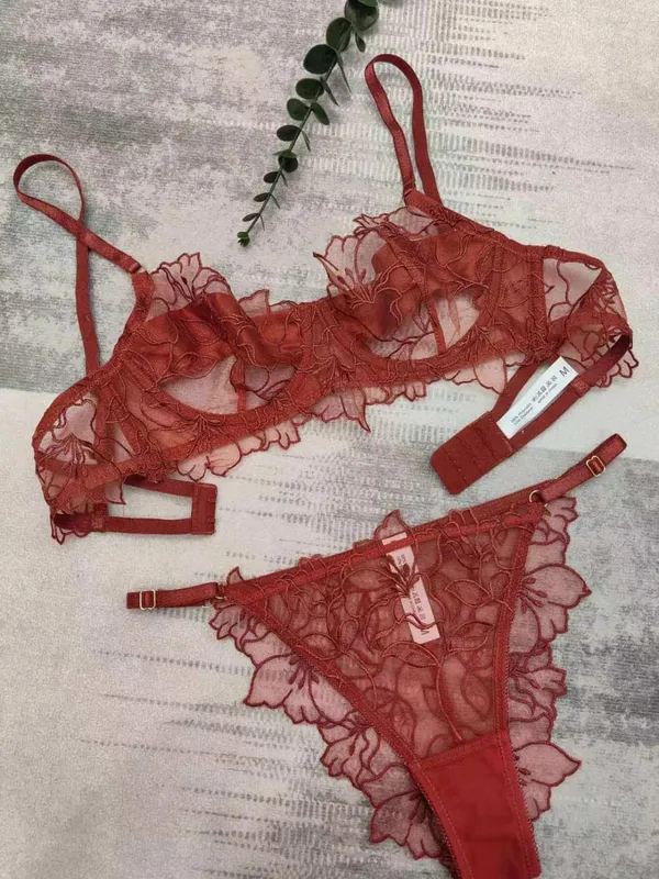 French Embroidered Lace Lingerie Set Large Bust Small Look Bra Wire Free Anti Sagging Top Sheer Bras for Women S-XL 32-38AB