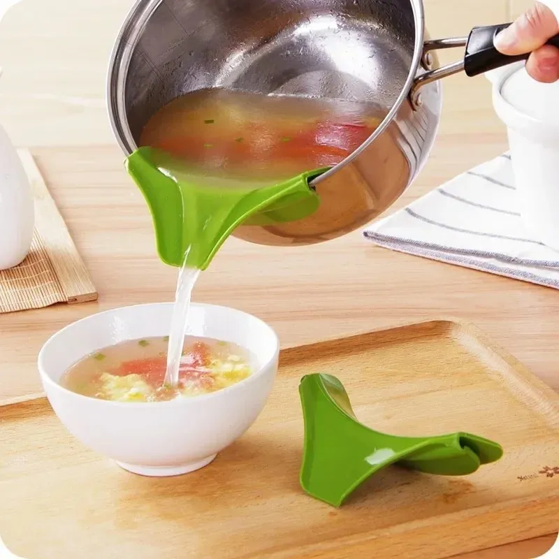 Spout Funnel for Pots Pans and Bowls and Jars Kitchen Gadget Tools Creative Silicone Liquid Funnel Anti-spill Slip On Pour Soup — image 2