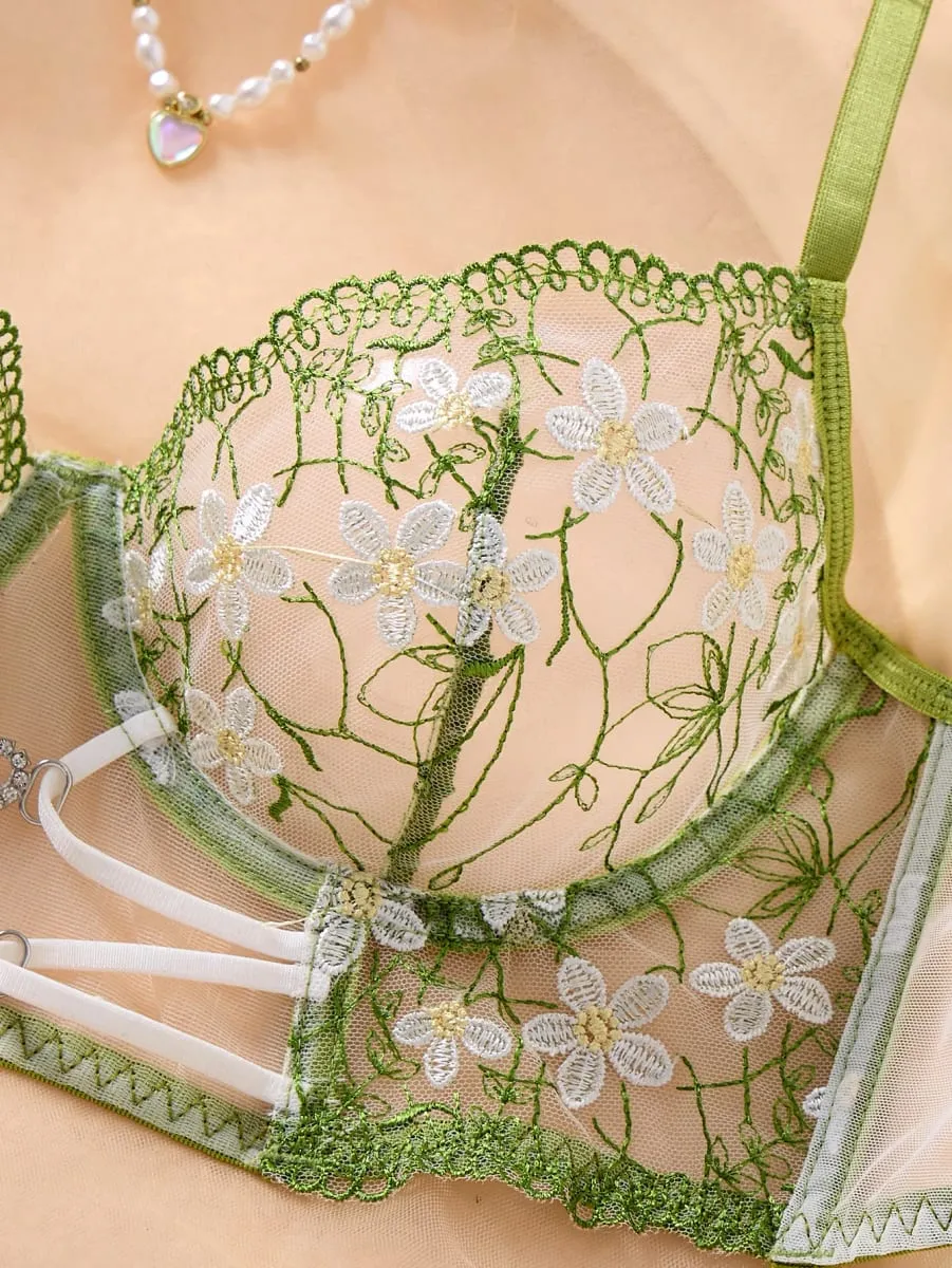A4 blommig spetsunderkläderset för kvinnor bygel-bh & stringset Hjärta strass Sheer Mesh Sexiga franska underkläder Intim nattkläder — image 3