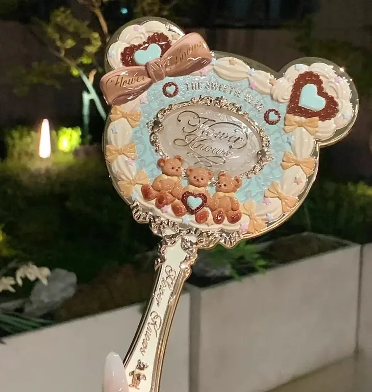 פרח יודע מראת איפור כף יד כרית אוויר מסרק כל סדרת דפוס הקלה ערכת כלי איפור בצבע מוגבל — image 18