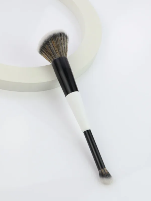 Double Head Makeup Brushes 2 In 1 Flat Angled Foundation Concealer Contour para sa Blending Loose Powder Liquid Cream Cosmetic Tools