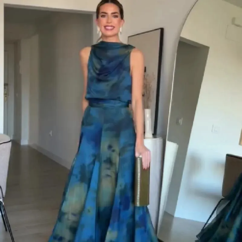 Pambabaeng Elegant Asul na Watercolor Print Maxi Dress Walang Manggas Cowl Neck Satin Formal Evening Gown A-line Floor Length Party Dress — image 2