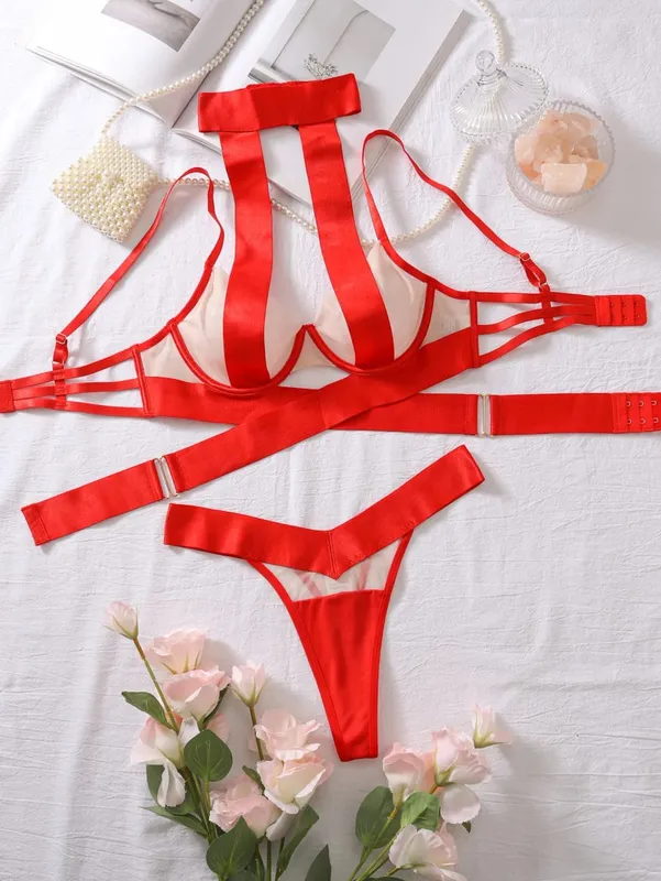 Classic Bandage Cross Womne Underwear Set Sexy Hollow Lace Splicing Low Chest Bra Ultra Thin Mesh Breathable Lingerie Thong Sets