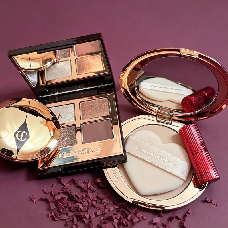 Luxury CT Makeup Suit Four Color Eyeshadow Palette Matte Setting Powder Facial Concealer Effect Lipstick Lasting Lip Lubrication — image 2