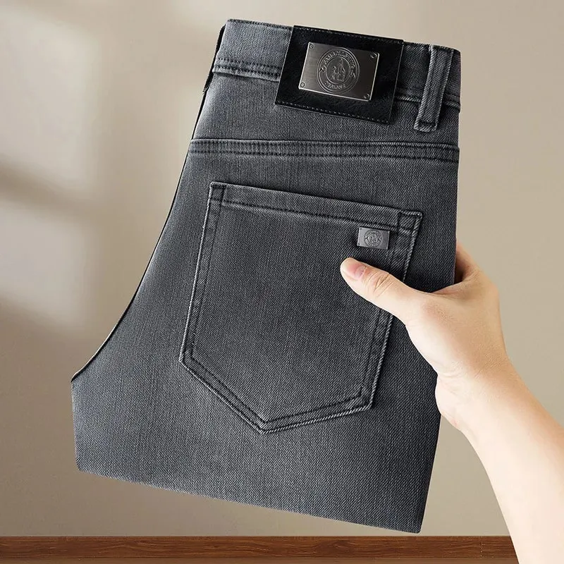 Jeans Abu-abu Mewah Ringan untuk Pria 2024 Musim Gugur dan Musim Dingin Kesederhanaan Modis Semua Pertandingan Slim-Fit Celana Panjang Kasual High-End
