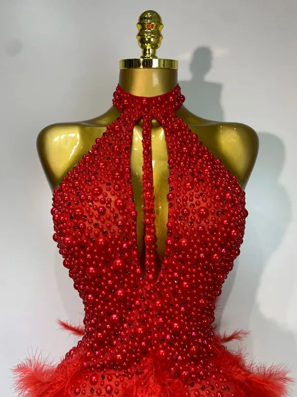 Luxo strass pérolas halter sem costas curto penas vestido feminino sexy celebrar aniversário vestido desempenho traje de dança — image 5