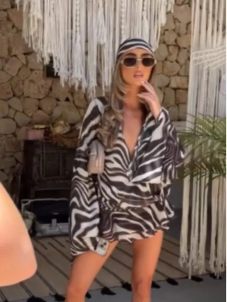 Retro zebra impressão mini vestido feminino sexy profundo decote em v sino manga plissado solto ajuste vestidos 2026 senhora verão festa clube vestidos — image 4