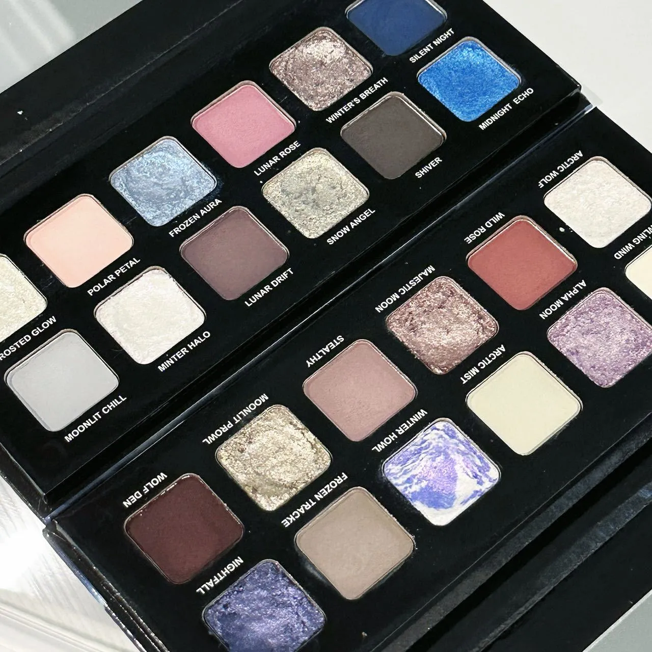 12 Colors Metallic Eyeshadow Palette Pearl Matte Sparkling Shimmer Blue Eye Shadow Highlighter Brighten Glitter Fashion Makeup — image 2