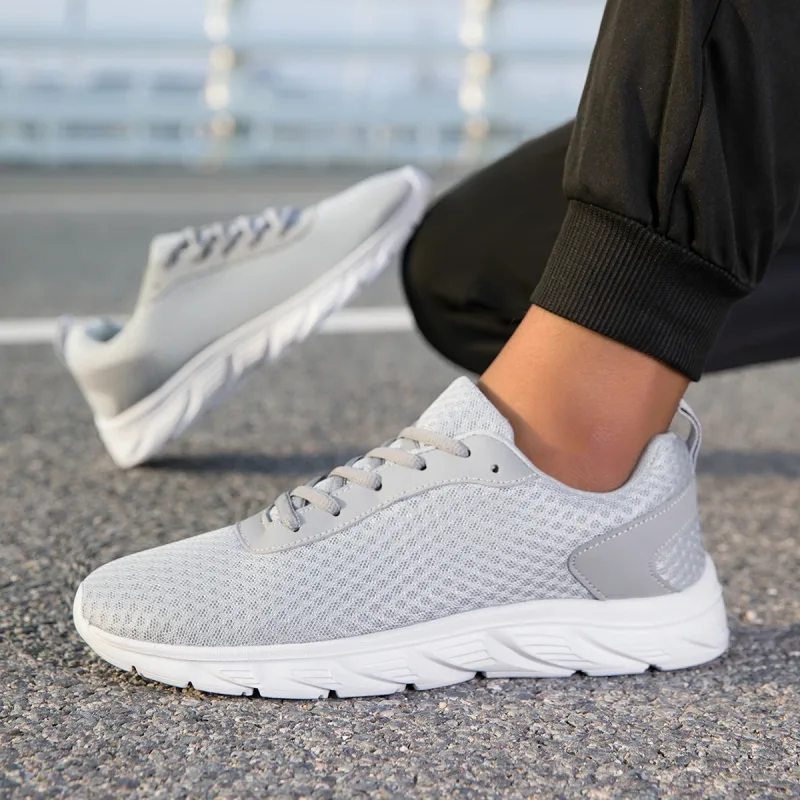 Chaussures de Sport noires solides pour hommes, tige en maille creuse, semelle légère antidérapante, entraînement décontracté, voyage quotidien, Sport de plein air