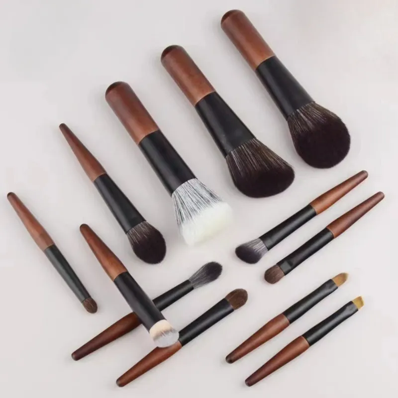12Pcs Professional Makeup Brushes Set Portable Wooden Handle Soft Bristles with Case Foundation Powder Blush Eyeshadow Brush — image 4