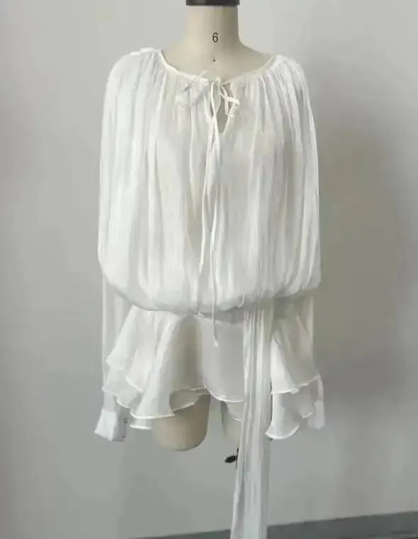 2026 nova moda verão roupas femininas em torno do pescoço lanterna mangas cetim vestido curto com shorts sob duas peças conjunto — image 10