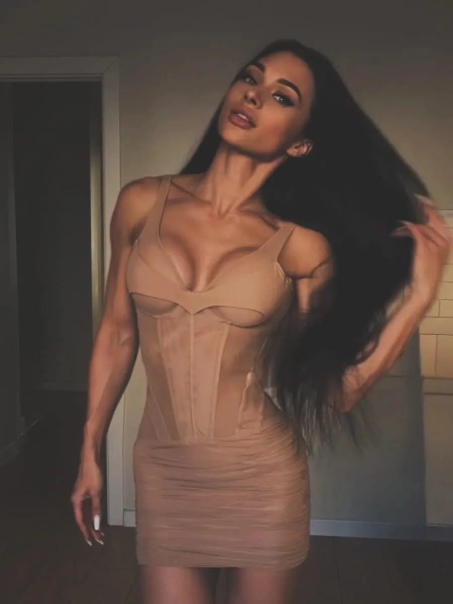 Sexy nude fishbone com decote em v vestido feminino elegante sem mangas plissado fino cintura-cinching vestido 2026 festa de verão casual streetwear — image 4