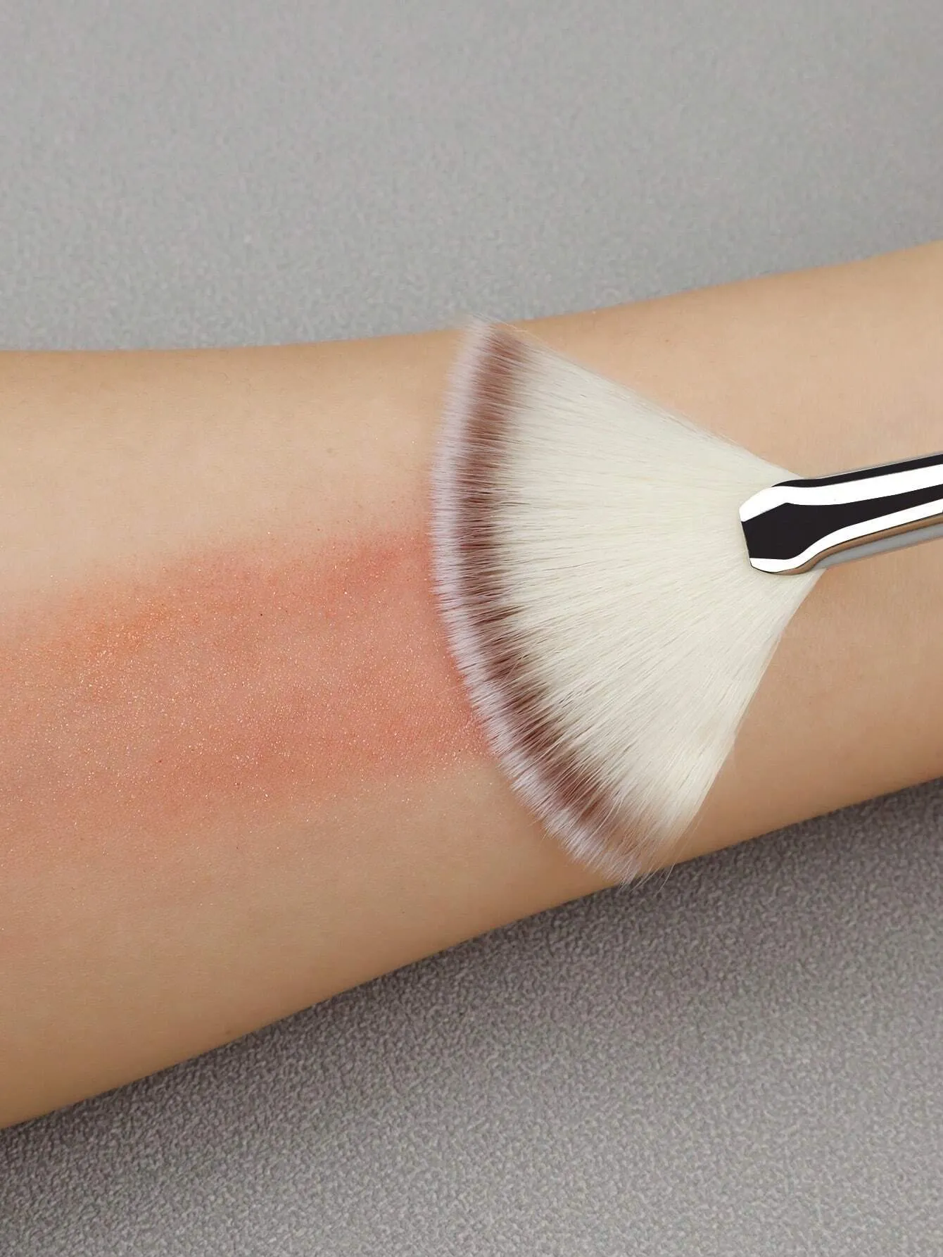 1pc Soft Facial Fan Brush Blush Fan Mask Brushes Slim Soft Face Mask Brush Applicator For Peel Glycolic Masks Makeup — image 5