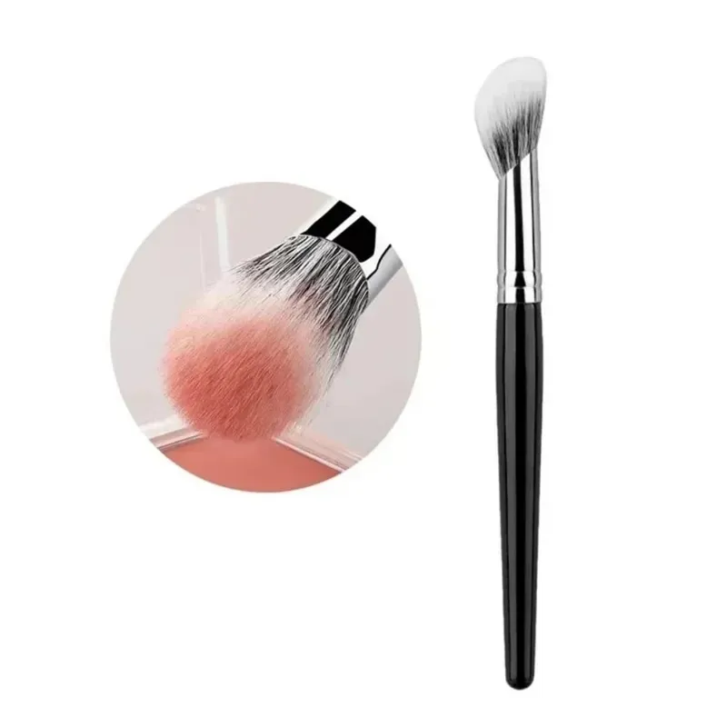 1/2Pcs Mini Peach Heart Blush Brush Small Flat Precise Face Brush Multi Use For Powder Cream Liquid Blush Beauty Makeup Gift — image 10