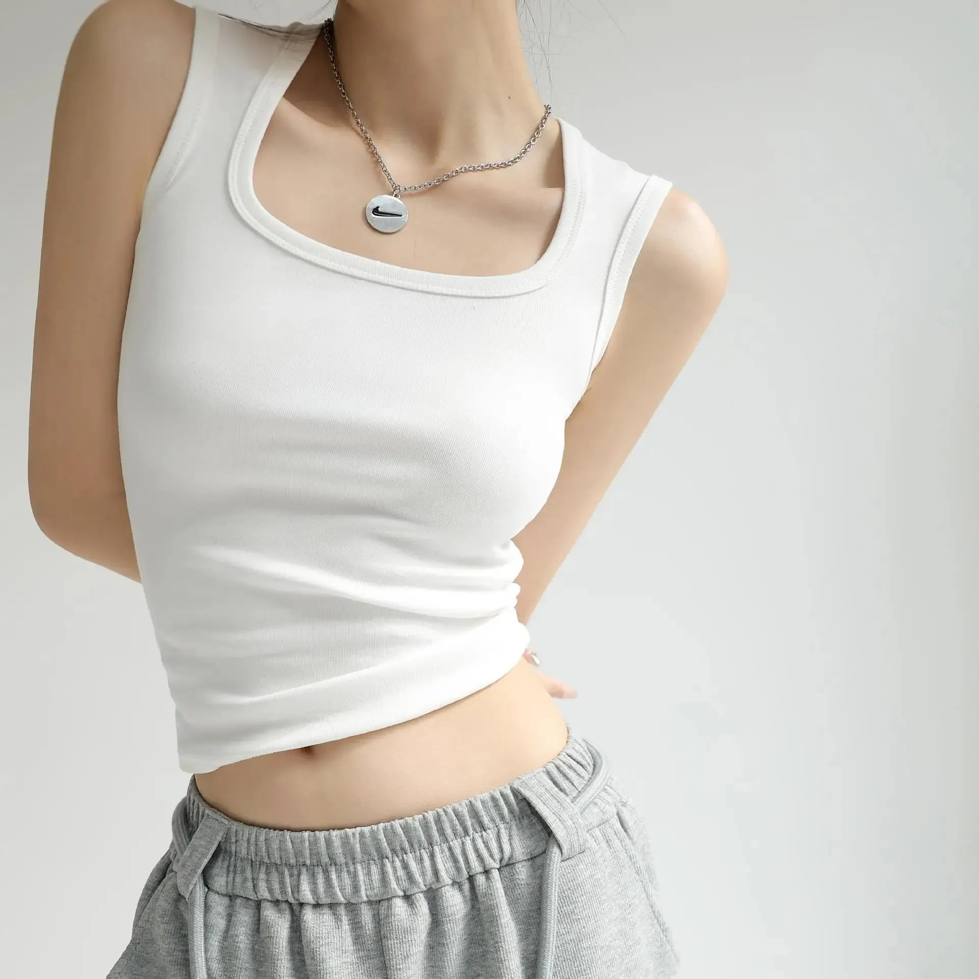 Women's Solid Color Wide Strap U-Neck Sleeveless Tank Top Summer Slim Fit Casual Basic Inner Wear Streetwear Vest — image 10
