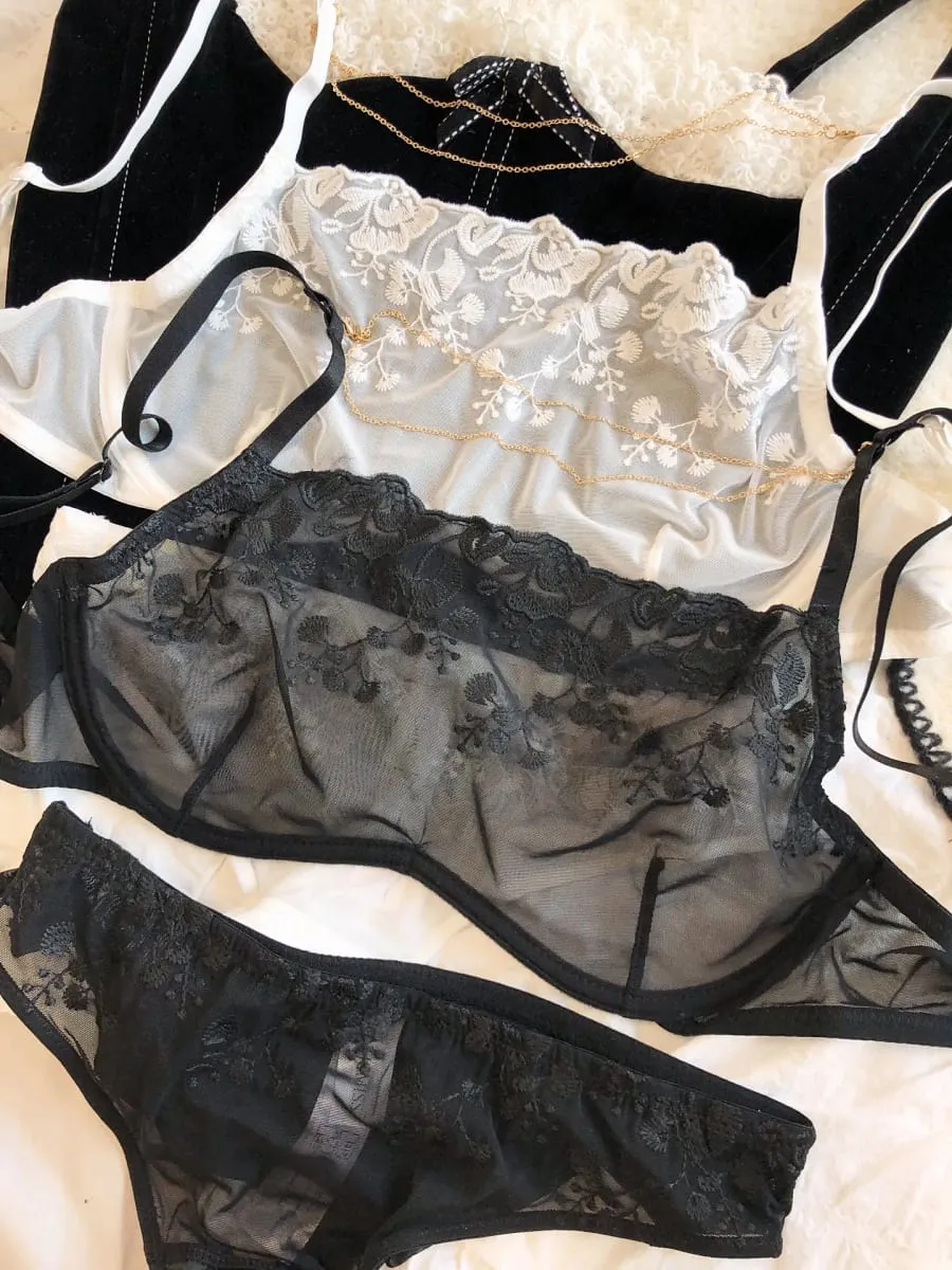 Sexy sada spodního prádla s krajkou a květinovou výšivkou pro ženy Francouzská ultratenká síťovaná průhledná podprsenka Odnímatelná ozdoba Spodní prádlo s řetízkem — image 3