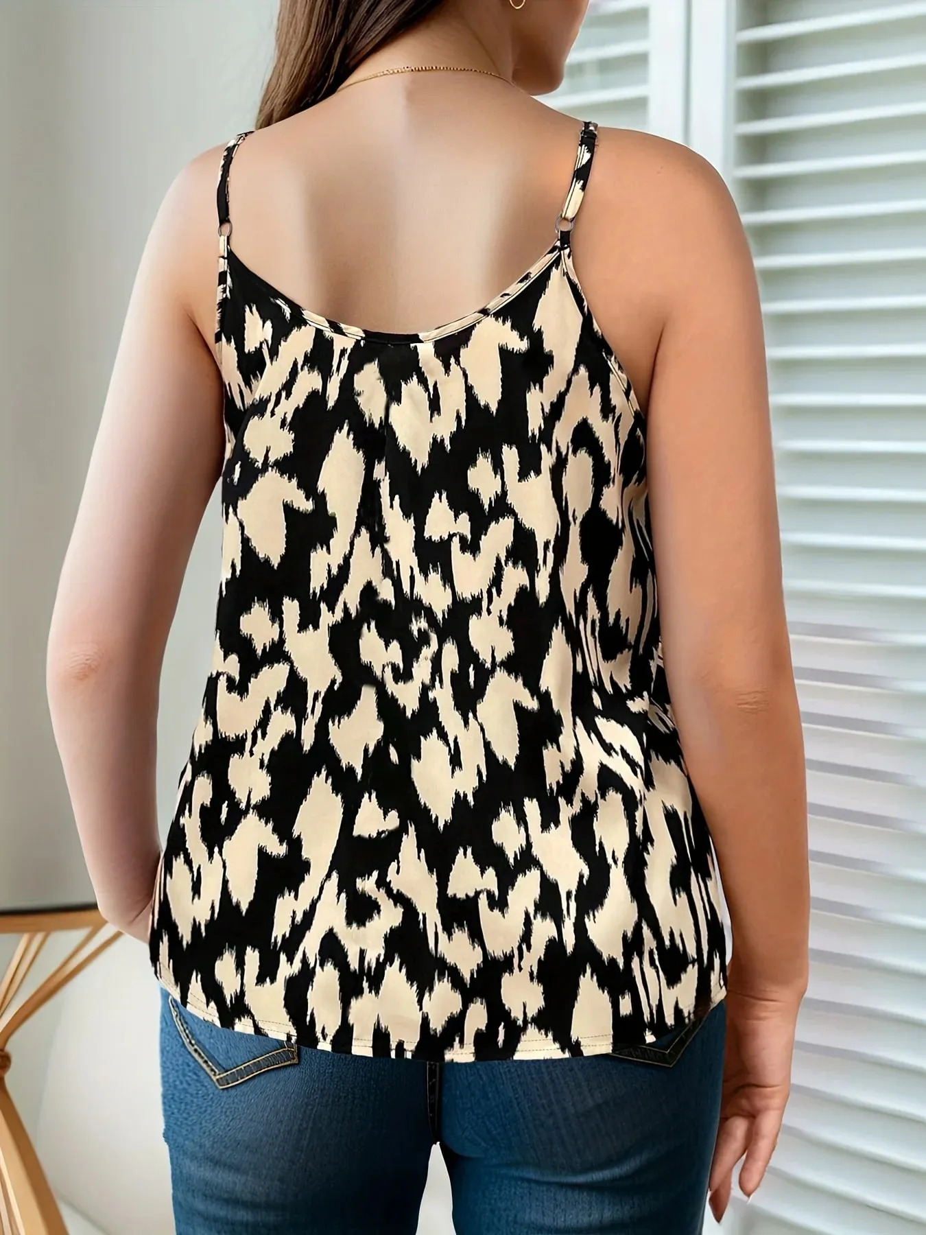 Plus Size Women's Sleeveless Leopard Print Top Stylish Loose Fit Camisole for Casual Chic Outfits — image 2