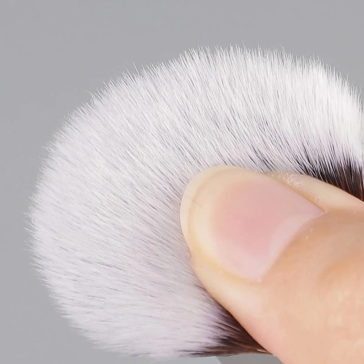 1/2pcs Soft Long Foundation Makeup Brush Suitable for Both Wet and Dry Use Delicate Makeup Tool — image 6