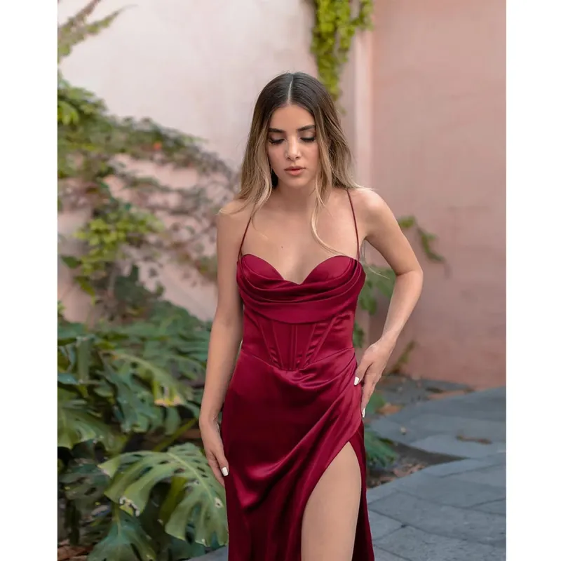 Ny sommarbalklänning damsele ärmlös enfärgad klänning One Word Neck Slim Fit Öppen rygg Slits Röd Sexig klänning — image 4