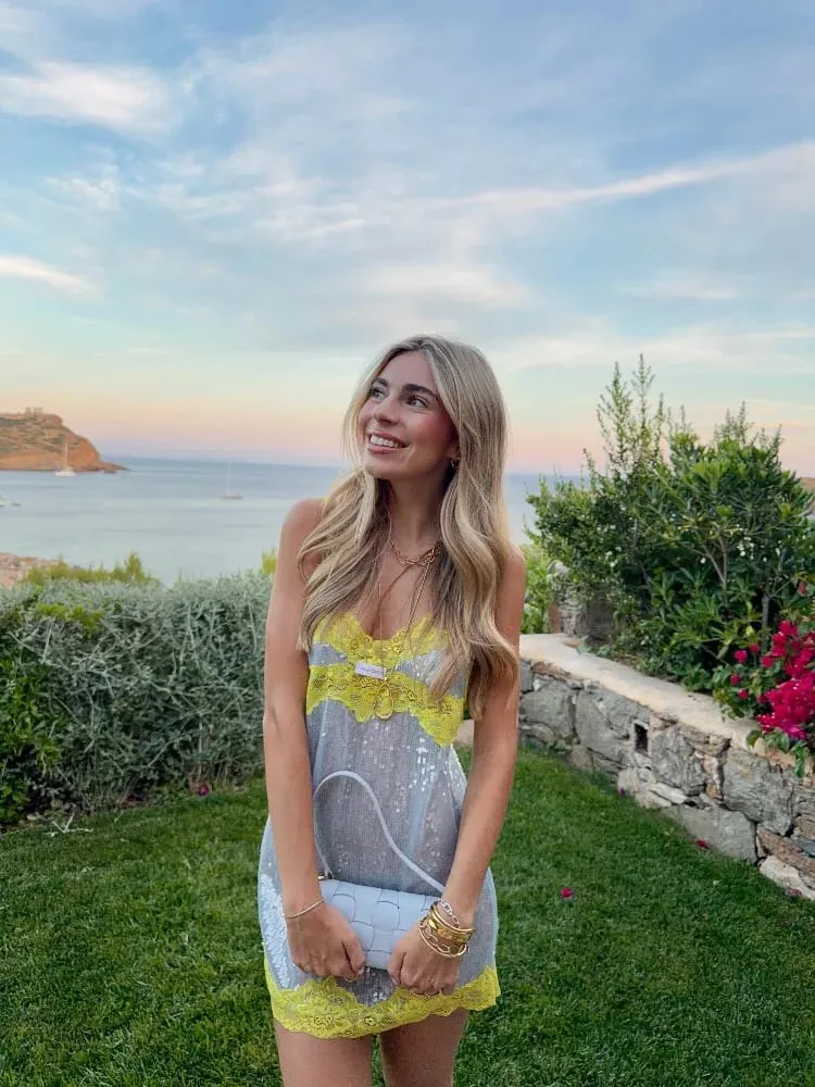 Prata amarelo retalhos renda deslizamento mini vestido casual com decote em v pura renda guarnição roupões feminino verão praia férias vestidos 2026 novo — image 2