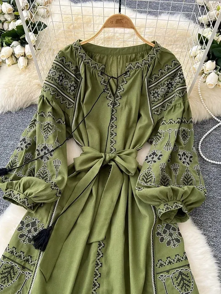 Bohemian Retro Ethnic Style Dress Pambabae New Spring Autumn Embroidered Lace Up Lantern Sleeves Waist Cinching Long Dress A155