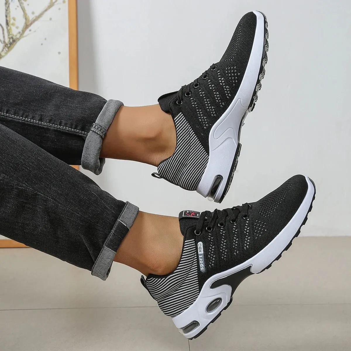 Men's Breathable Lace-Up Running Shoes Knitted Mesh Casual Shoes Comfortable Cushioned Sole Daily Shoes — image 4