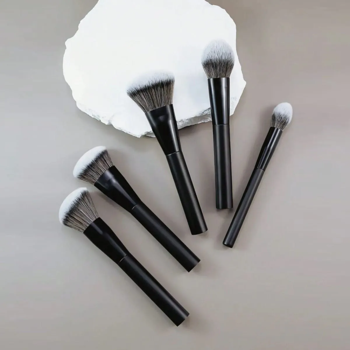 5-piece facial makeup brush set: foundation brush powder brush blush brush concealer brush contour brush blending brush. High-end makeup brushes with oil-coated handles for a comfortable feel. Professional-grade makeup tools with dense soft — image 2