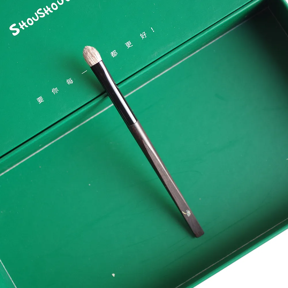 Shoushoulang Hand Crafted Makeup Brush Heart Shape Eye Shadow Brush S13 Soft Goat Squirrel Hair Ebony Wood Handle Makeup Brushes