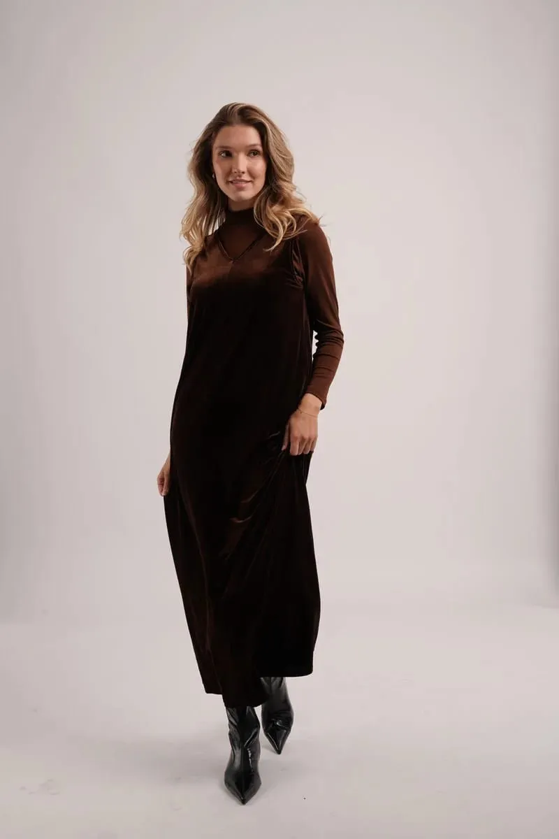 AS AW26 Velvet jumper dress with side pockets + Jersey basic mockneck — image 2