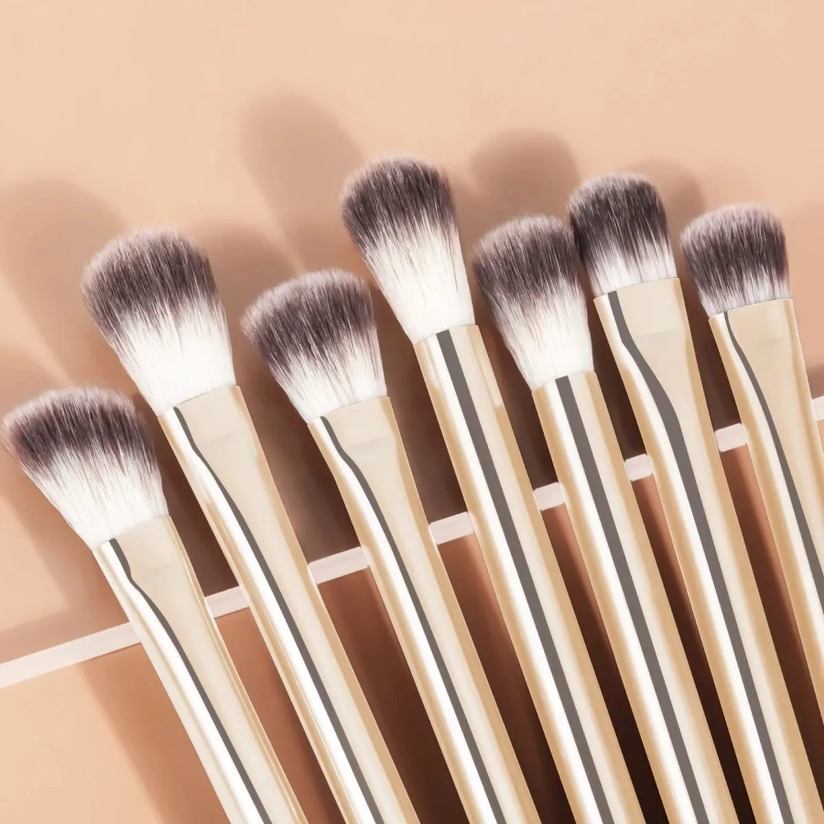 13Pcs Soft Bristle Makeup Brushes with Large Round Powder Brush Highlighter Brush Detail Eyeshadow Brush Lip Brush + 1 Puff 2 — image 4
