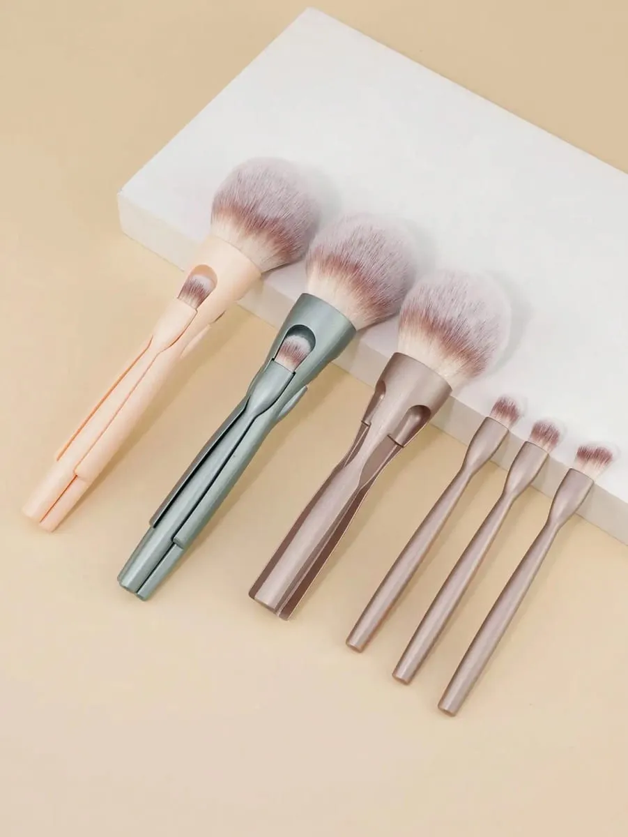 4-Piece Makeup Brush Set Featuring Professional-Grade Brushes Made from High-Quality Synthetic Fibers for a Luxurious Feel. — image 4