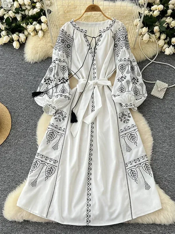 Bohemian Retro Ethnic Style Dress Pambabae New Spring Autumn Embroidered Lace Up Lantern Sleeves Waist Cinching Long Dress A155