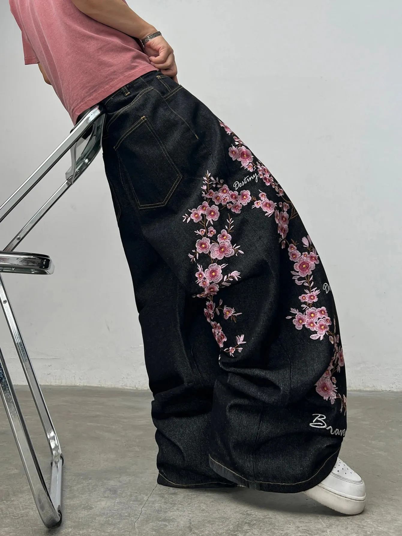 American Vintage Cherry Blossom Embroidery Design Black Baggy Jeans Men Y2K Street Fashion Versatile Straight Wide Leg Pants