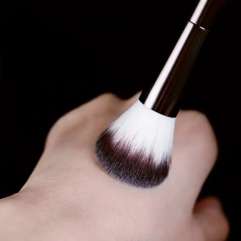 Single Makeup Brush Brown Synthetic Fiber Multi-Functional Powder Blush Brush Full Aluminum Handle Professional Makeup Tool 1 Pc — image 2