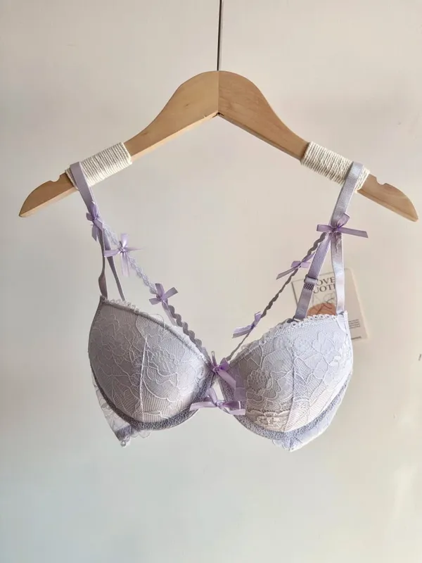 セクシーな Women Red Lace Bridal Lingerie Set Bowknot Push Up Bra Panty Small Bust Pure Style Wedding Party Intimate Underwear 32-38