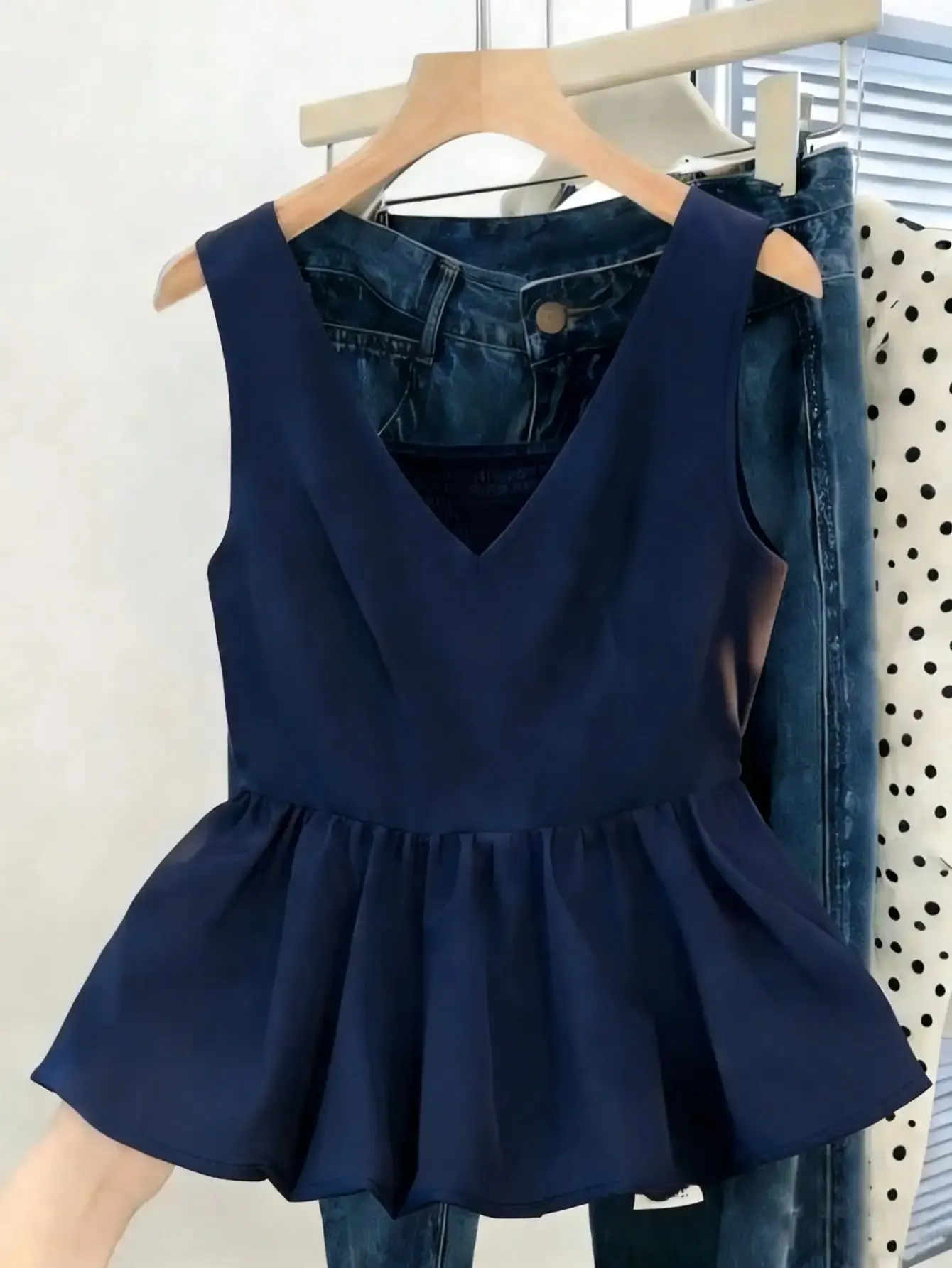 Slim-fit Cami with Ruched Back & Thick Straps Ruffled Hem Stretch Gathered Design for All Body Types