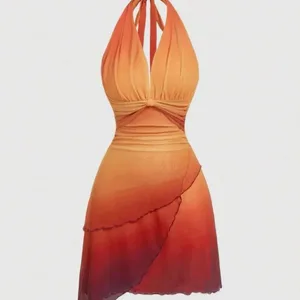 Vestido de alça espaguete assimétrico com gravata borboleta gradiente